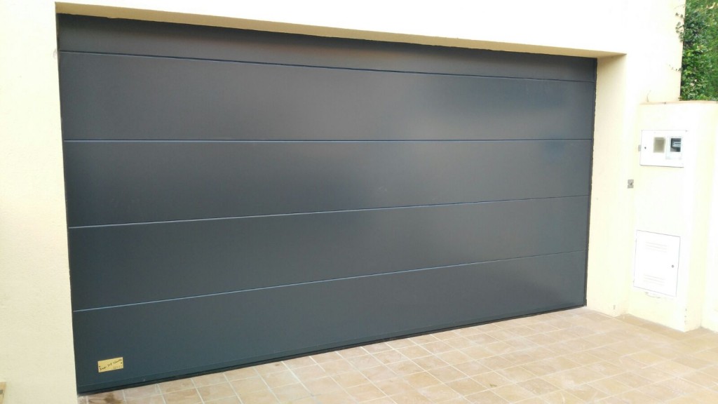 seccional-panell-sandvitx-llis-color-gris-de-la-carta-ral_81g